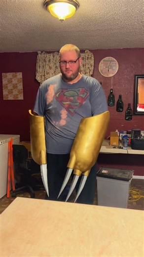 Can’t get to the phone #digimon #wargreymon #cosplay