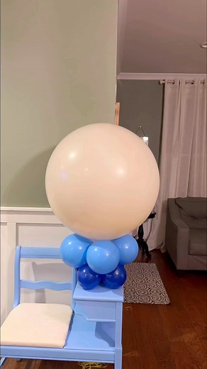 🍎 SNOW WHITE BALLOON DESIGN 🍎Bringing a touch of Disney magic with these Snow White helium balloons! The original animated classic was always a childhood favorite of mine, so I had to recreate it with balloons.I wish I had time to make all seven dwarf balloons, but I went with Grumpy and Dopey—two of the most iconic! These jumbo character balloons might just be a new favorite of mine. I also wanted to create the Magic Mirror out of balloons, but time ran out.Want to learn how to make these? A