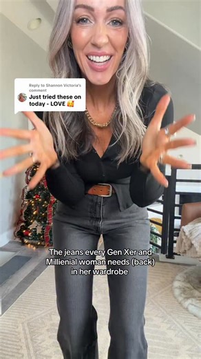 Mɪʀᴀɴᴅᴀ Pᴀʀᴋᴇʀ | Affordable Fashion for Women, 40+ on Instagram: "Gen Z will get the memo soon. 🤌🏼 Flare jeans are always in style, in every decade and era! Comment JEANS below for an instant message with link to this pair I’ll be wearing like crazy for the unforeseen future. #levis #flarejeans"