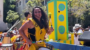 Summer Solstice Parade brightens up Santa Barbara | News Channel 3-12