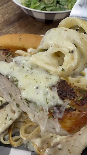 Easy and Delicious Chicken Alfredo Recipe for the Whole Family