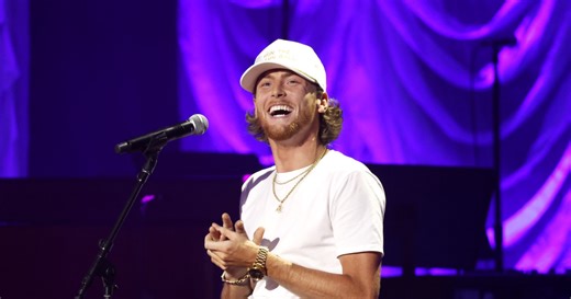 Country Singer Shows Off Completely Transformed Smile With New Veneers