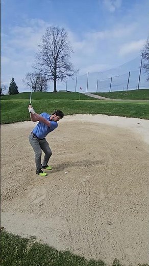 That's how you escape the sand ⛳️ #golf #technique
