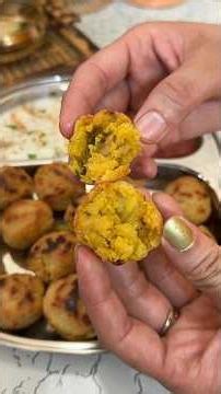 Crispy Poha Kachori | Khasta Karari Aloo Pyaz Kachori | कम तेल में बनी स्वाद में बेमिसाल पोहा कचोरी