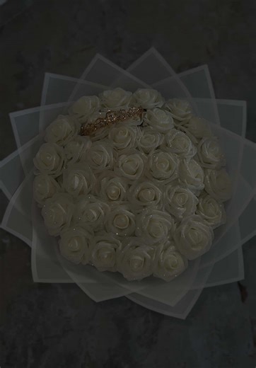 Bouquet de 35 Roses Blanches Éternelles