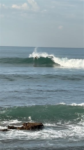 26K views · 81 reactions | Women’s Round 1 capped, old ghosts in the lineup, and Bells did its job — at least in the AM. Day 1 report from the sand, link in bio. | Stab Magazine | Facebook