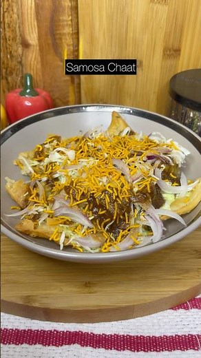 Street Style Samosa Chaat Recipe 🌶️ | Desi Street Food Snack