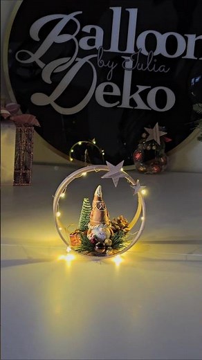 Easy DIY Christmas Hoop Decoration. Cute Gnome Light-Up Decor #diy #macrameplanthanger #christmas
