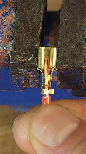 Tipsbrilante on Instagram: "O Truque Simples Para Crimpar Fios Como um Profissional #diy #dicas #ideas"