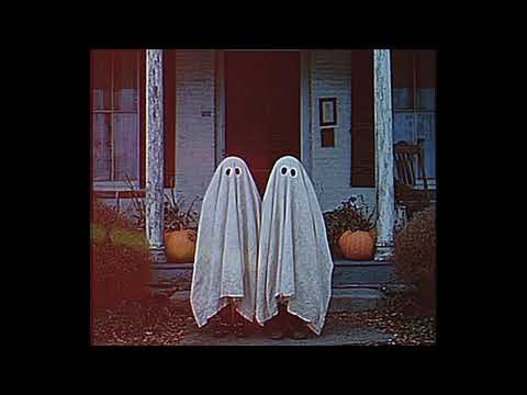 mmm - Halloween theme: Whispers of Halloween