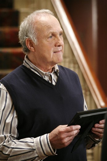 Cold Case - Kein Opfer ist je vergessen - Krieg der Welten (S05E07) (2007) | ČSFD.cz