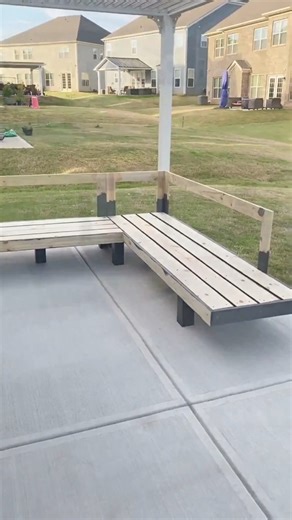 🌿🛋️ DIY Outdoor Lounge Sectional Sofa – We’re OBSESSED! Can you believe we made this ourselves?! 😍👏 Want the step-by-step tutorial? 💬 Drop a “Couch” in the comments & I’ll send it straight to your DMs! #DIYFurniture #OutdoorLiving #HomeImprovement #DIYProjects #BackyardGoals | Ourhomeinmaking