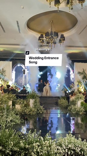 Seru banget bisa nge-list lagu di dream weddingnya sendiriii! kalau kamu wedding entrancenya mau pakai lagu apa😆? #weddingentrance #entertainment #CelticIndonesia #Celtickids #weddingsurabaya #WeddingOrganizer #eventorganizer