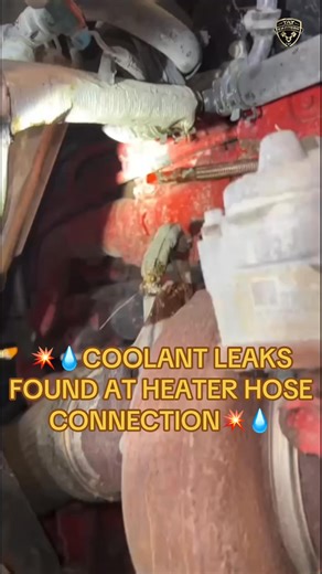 During inspection, our specialist tech identified a coolant leak at the heater hose tee connection. This small plastic or metal tee plays a big role in routing coolant through the heater circuit and back into the engine. When it cracks, loosens, or deteriorates, coolant begins to escape under pressure.💡 Why heater hose tee leaks happen:• Age and heat cycling weakening the material 🌡️• Brittle plastic fittings cracking over time• Loose or worn hose clamps• Excess cooling system pressure• Corros