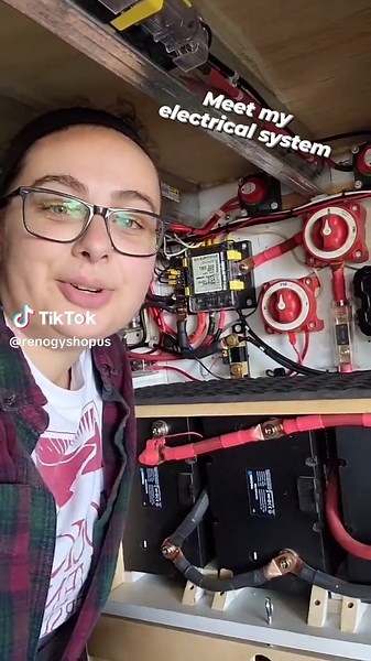 Elevate your power game with our Starter Kit! Efficient, reliable, and expandable up to 400W. Easy installation, smart charging, and full system protection included. #SolarPower#SolarPanel#Renogy#solarsystem #offgrid