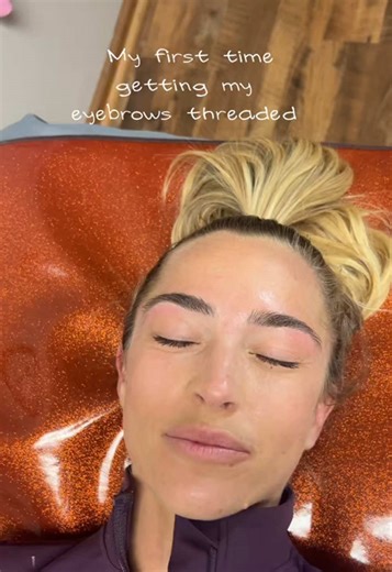 Aging naturally is hard when the world is full of artificial aging 😆🥲but I’m going to start regularly doing the little things that improve my appearance like keeping my brows shaped! I also gua sha, facial cup, and use face tape. What else do you ladies recommend?! Maybe a specific laser treatment or facial? #eyebrowsonfleek #eyebrowshaping #aginggracefully #30something