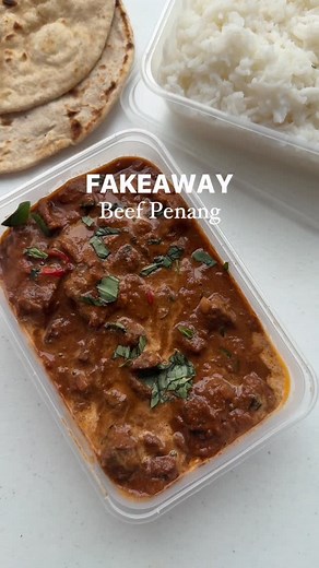 BORED OF LUNCH on Instagram: "Slowcooker Panang Style Beef Curry with Coconut Rice (645 calories with rice, Serves 4) Not quite a red curry, not quite a satay, this dish is the best of both worlds, inspired by Thai flavours, and it is divine. It’s a throw-and-go recipe, perfect served with creamy coconut rice & flatbreads. This recipe is from my BRAND NEW book Healthy Fakeaways which is now available for preorder half price. Comment FAKEAWAY and I can send you a link to order yours💙 Ingredients