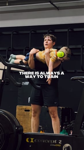 HYROX & CrossFit Gym Berlin | Aorta on Instagram: "Es gibt immer einen Weg 💪🏻 Dein Workout wartet und dein Kind kann direkt mitmachen.Entweder in der Kids Class oder als Motivation beim gemeinsamen Training. 🏋️‍♀️👶 Neben den regulären Hyrox Classes laufen: • 10–11 Uhr: CrossFit Kids •. 11–12 Uhr: CrossFit Teens Man findet immer einen Weg, fit zu bleiben und gleichzeitig Spaß mit den Kleinen zu haben. 🔥 #CrossFitAorta #Hyrox #FamilyWorkout #NoExcuses #ThereIsAlwaysAWay"