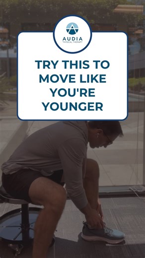 Struggling to bend, reach, or tie your shoes? This simple and effective chair exercise helps improve hip mobility, reduce discomfort, and enhance daily movement—no matter your age! Regular practice leads to better flexibility, balance, and pain relief. Stay active and move with ease!#reels #reelsfacebook #reelsvideo #reelsusa #reels #exercise #exercise #balance #flexibility #singlelegbalance #singleleg #ActiveMobility #HealthyAging #physiotherapy #mobility #physiotherapy #physicaltherapy #painre