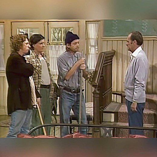 Remember Larry, his brother Darryl, and his other brother Darryl? | Rerun The 80s