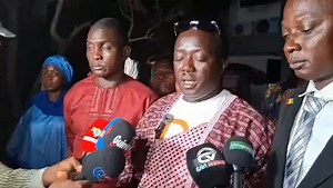 🔴 🇬🇳ALERTE GRÈVE- ÉDUCATION⤵️ ​Suite à l'échec des négociations concernant le statut particulier de l'enseignant, l'Intersyndicale (FSPE-SLECG-SNE) appelle à une GRÈVE GÉNÉRALE illimitée en Guinée. ​Début : Lundi 1er Décembre 2025. Déclaration​📢 ​#Guinée #Grève #Éducation | Africaguinee.com