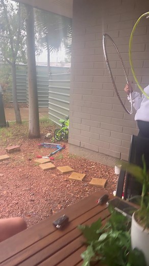 Can adults actually Hoola Hoop???? 😂 #hoolahoop #funnyvideos