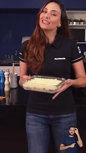 O UA3 da Panasonic tem uma alça que facilita o seu transporte. Você pode deixá-lo dentro de casa ou levá-lo para ambientes externos sem qualquer problema. Durante as festas, é possível carregá-lo pelos cômodos para animar os convidados! #CriadoPraVocê Modelo: SC-UA3LB-K | Panasonic Brasil