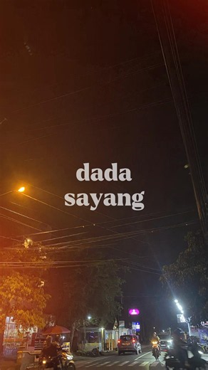 Daa Dada Sayang dance at Stasiun Balapan