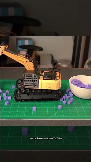 ESP32 Project: A Tiny RC Excavator by ‪@professorboots‬