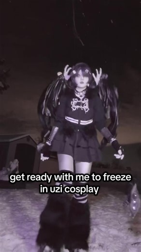 it’s ok bc the background is gnarly🙏 #uzi #uzidoorman #murderdronescosplay #cosplay #fyp