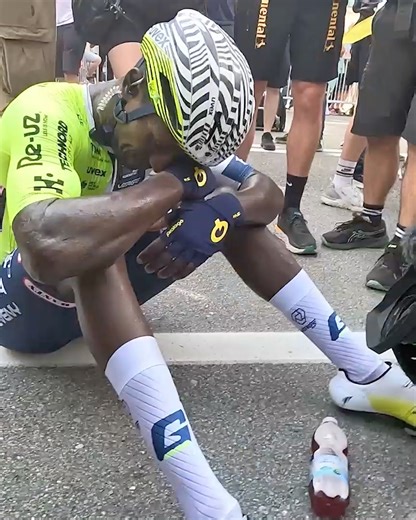 2.9M views · 107K reactions | Eritrea’s Biniam Girmay made history as the first Black African rider to win a Tour de France stage. His emotions after the race say it all. ❤️ #TDF2024 | NBC Sports | Facebook