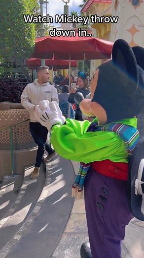Yooo Mickey gets down for real thooo aye aye aye aye #disneyfypシ #disneyforyou #disneycaliforniaadventure #disneylandresort #cultura #vivamexico #foryoupage