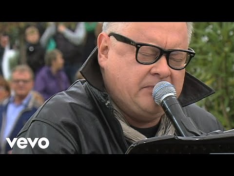 Dein ist mein ganzes Herz (ZDF-Fernsehgarten 03.05.2015) (VOD)