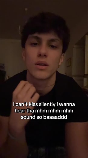 Video di ser🕷️ (@seraahr) su kiss