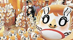 【動画】「うまくいく」「幸運駆け込む」　2026年の干支「午」にちなみ、だるま　群馬・高崎市の今井だるま店NAYA | 上毛新聞電子版｜群馬県のニュース・スポーツ情報