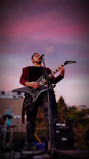 Invictus Anima somos una banda de Power Metal 🇨🇱 con influencias de otros subgéneros del metal. Elementos progresivos, sinfónicos y voces guturales dan sentido a nuestro disco temático conceptual