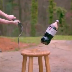 善良之刀 #madbackpacks #背包狂人 #survival #survivor #survivalist #kamp #camp #bushcraft #bushcraftturkiye #survivalkit #tips #survivaltips #hunt #hunting #hunter #wild #wildlife #wilderness #hiking #trekking #cabin #shelter #1underground #diy #food #meal #tripod #handmade | 狂人聚落軍規戶外 Madbackpacks