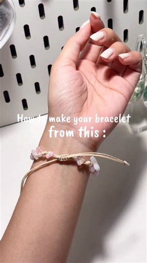 ⭑𓂃𝚑𝚊𝚗𝚍𝚖𝚊𝚍𝚎 𝚓𝚎𝚠𝚎𝚕𝚛𝚢 𝚋𝚢 𝓓♡︎ on Instagram: "how to fix adjustable bracelet ( • ̀ω•́ )✧🌸 #reels #beadsjewelry #beads #tutorial #beadsbracelet"