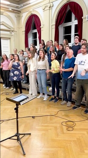 Let the sunshine in 😎 #choir #wien #singing #hair #musical #letthesunshinein #chor #vienna #music