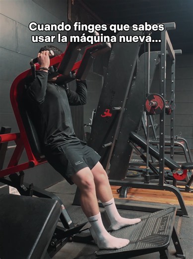 Basado en hechos reales 🥹 Y yo disimulando mi desesperación mientras sacaba mas repes jajajajaj Eso me pasa por probar máquinas nuevas sin echarles un ojo antes 🥹