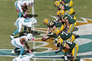 Miami Dolphins would be foolish to pursue an Aaron Rodgers trade