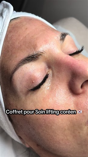 Coffret lifting coréen 🇰🇷 Pour une peau visiblement plus lisse ✨ Disponible sur TikTok Shop ⬆️