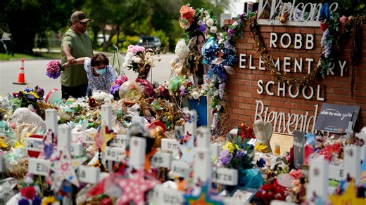 Emotional day for Uvalde on 1-year anniversary of Robb Elementary school shooting