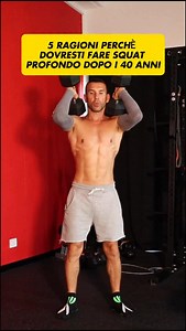 5 RAGIONI PERCHÈ DOVRESTI FARE SQUAT PROFONDO DOPO I 40 ANNI 🏋️‍♂️ ( COMMENTA ALIEN E SCARICA IL MIO NUOVO MANUALE GRATUITO SULLE TECNICHE BODYBUILDING UTILIZZATE NELLA PROGRAMMAZIONE 2025/2026) 1️⃣ MIGLIORA LA MOBILITÀ – Lo squat profondo mantiene articolazioni di anche, ginocchia e caviglie sane e mobili, contrastando la rigidità che aumenta con l’età. 2️⃣ POTENZIA LA FORZA FUNZIONALE – Allenare un range completo di movimento migliora la capacità di compiere gesti quotidiani come sedersi, ria