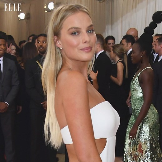 456K views · 169 reactions | Margot Robbie doesn't just nail fashion on the red carpet, she also nails her beauty looks. Which is your favourite? | ELLE | Facebook
