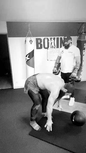 Un condition physique travaillée au moindre petits détails 😉 #fight #boxe #coachingprivé #prepaphysique #motivation #conditioningtraining