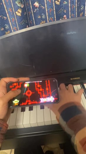 @keytoucher1434 on Instagram: "spam #geometrydash #piano"