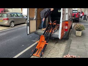 Neo-Dyne ramp motorcycle loading system in a van - système de chargement moto dans une camionnette