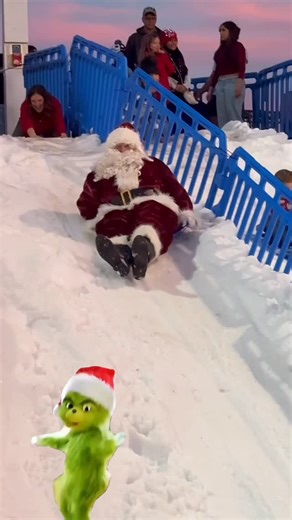 🎄🎅🏼2025 Sledding with Santa Friday night at Rotary Park. 📸RiverScene Magazine | RiverScene Magazine