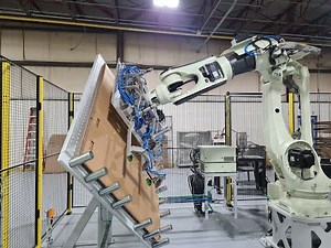 Automatic gaylord/octabin/box erecting system with stapler